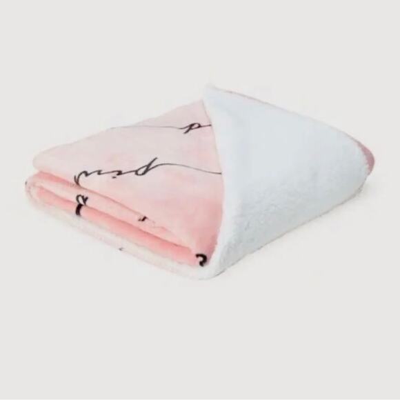 NWT - Victoria's Secret Cozy Plush Pink Blanket and Slippers in Size S a… - Picture 4 of 4